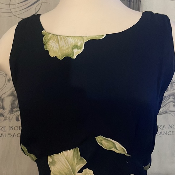 Black dress - Picture 2 of 9